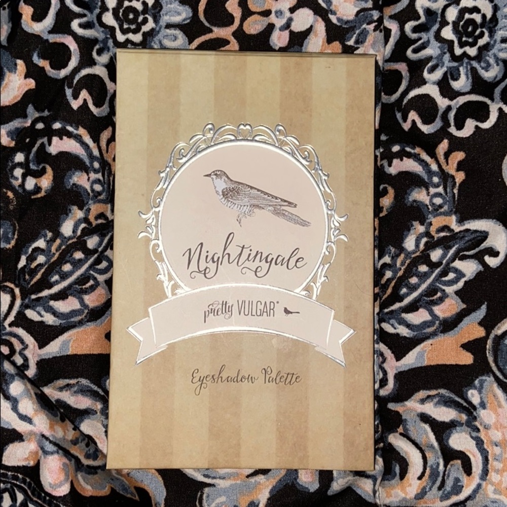 Pretty vulgar nightingale eyeshadow palette
